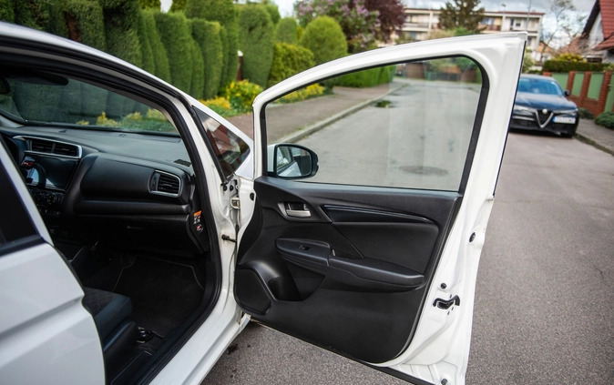 Honda Jazz cena 49900 przebieg: 75000, rok produkcji 2018 z Szczecin małe 781